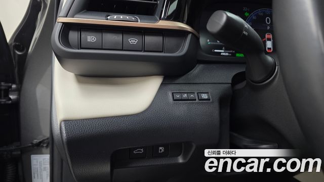Toyota Crown Crossover 2.5 4WD Hybrid 2025 — фото 33