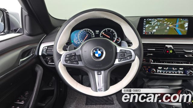 BMW 5 Series (G30) 520d xDrive M Sport Package Plus 2018 — фото 13