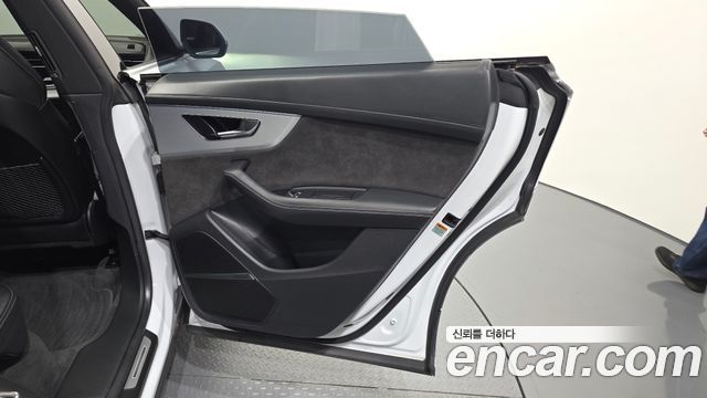 Audi Q8 (4M) 50 TDI Quattro Premium 2021 — фото 25