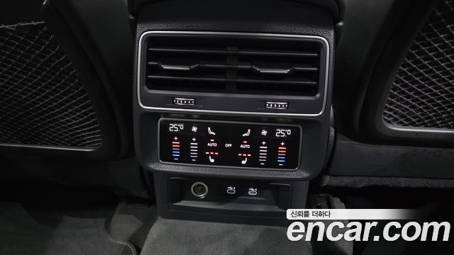 Audi Q8 (4M) 50 TDI Quattro Premium 2021 — фото 34