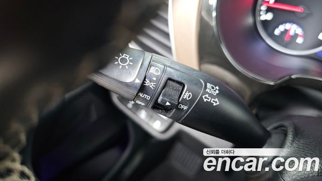 Kia Seltos Gasoline 1.6 Turbo 2WD Signature 2023 — фото 17