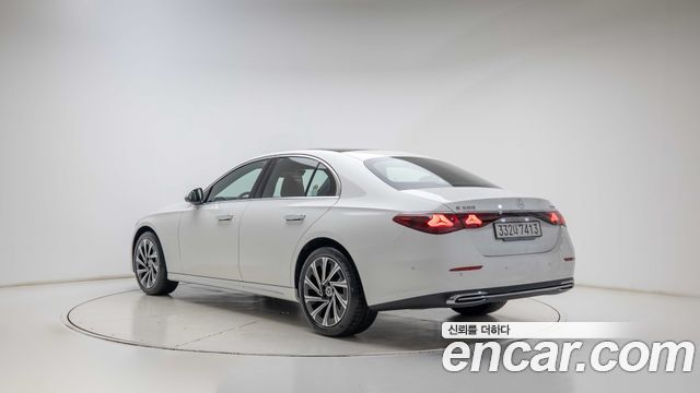 Mercedes-Benz E-Class (W214) E300 4MATIC Exclusive 2026 — фото 2