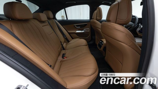 Mercedes-Benz E-Class (W214) E300 4MATIC Exclusive 2026 — фото 15