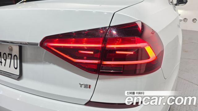 Volkswagen Passat 2.0 TSI B7 2018 — фото 23