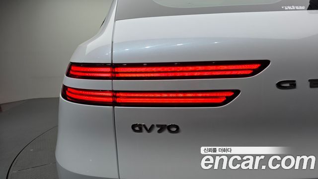 Genesis GV70 2.5T Gasoline 2WD 2024 — фото 29