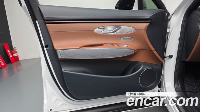 Genesis GV70 2.5T Gasoline 2WD 2024 — фото 30