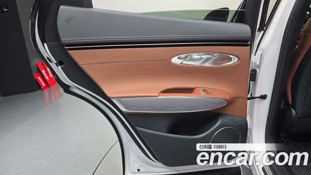 Genesis GV70 2.5T Gasoline 2WD 2024 — фото 31