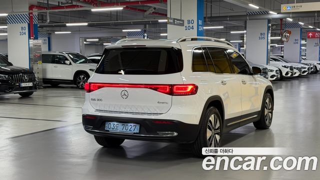 Mercedes-Benz EQB (X243) EQB300 4MATIC 2023 — фото 3
