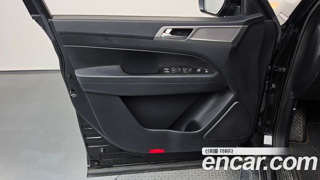 KG Mobility (SsangYong) Rexton Sports Khan Diesel 2.2 4WD Professional X (5-Link) 2019 — фото 24