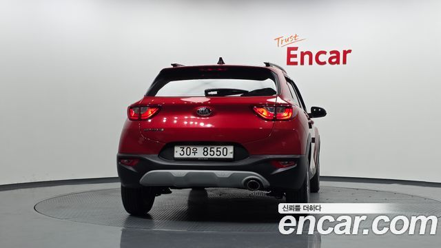 Kia Stonic 1.4 Deluxe 2019 — фото 4