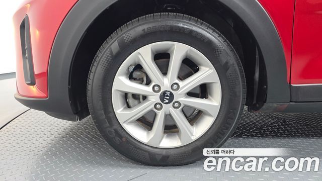 Kia Stonic 1.4 Deluxe 2019 — фото 5