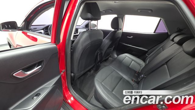 Kia Stonic 1.4 Deluxe 2019 — фото 12