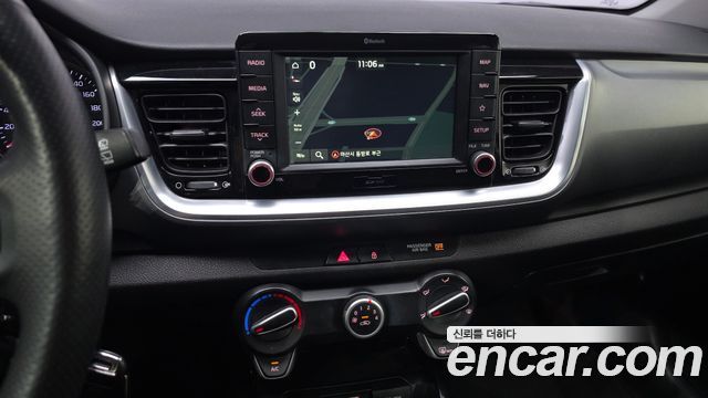 Kia Stonic 1.4 Deluxe 2019 — фото 14
