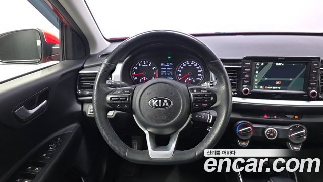 Kia Stonic 1.4 Deluxe 2019 — фото 15