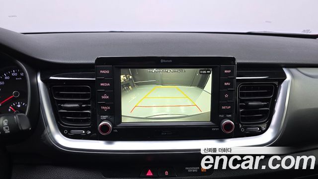 Kia Stonic 1.4 Deluxe 2019 — фото 16