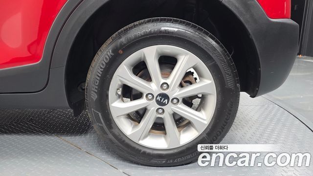 Kia Stonic 1.4 Deluxe 2019 — фото 21