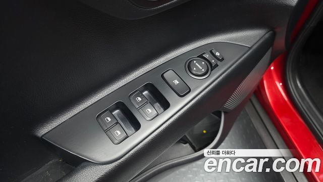 Kia Stonic 1.4 Deluxe 2019 — фото 27