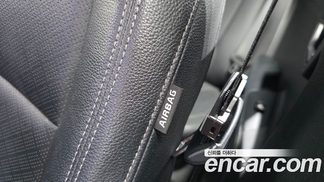 Kia Stonic 1.4 Deluxe 2019 — фото 30