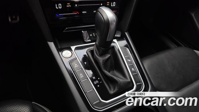 Volkswagen Arteon 2.0 TDI Presige 4Motion 2022 — фото 9