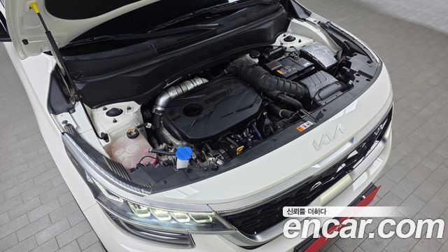 Kia Seltos Gasoline 1.6 Turbo 4WD Signature 2023 — фото 6