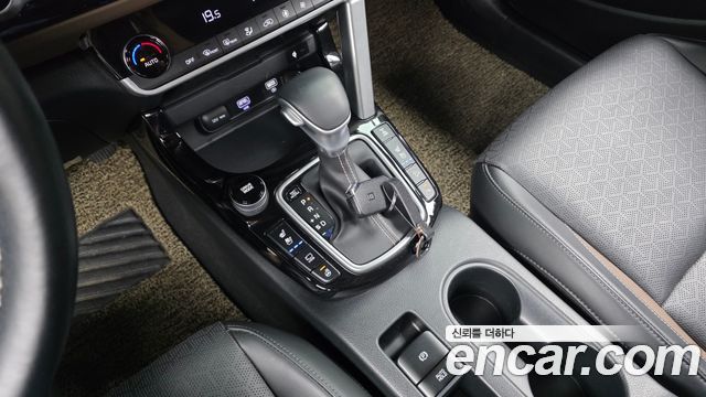 Kia Seltos Gasoline 1.6 Turbo 4WD Signature 2023 — фото 9