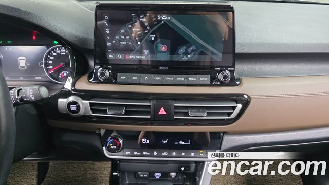 Kia Seltos Gasoline 1.6 Turbo 4WD Signature 2023 — фото 13