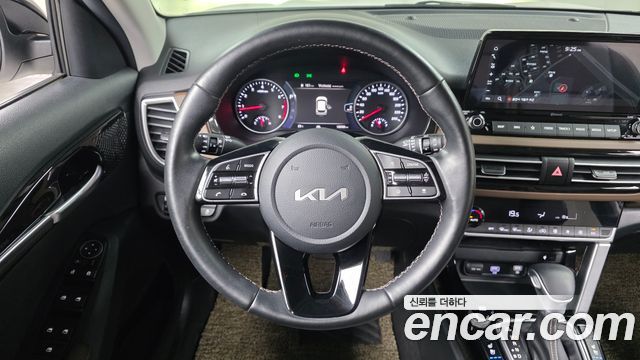 Kia Seltos Gasoline 1.6 Turbo 4WD Signature 2023 — фото 14