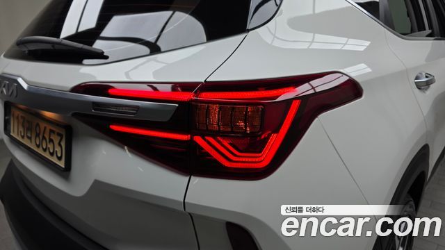 Kia Seltos Gasoline 1.6 Turbo 4WD Signature 2023 — фото 23