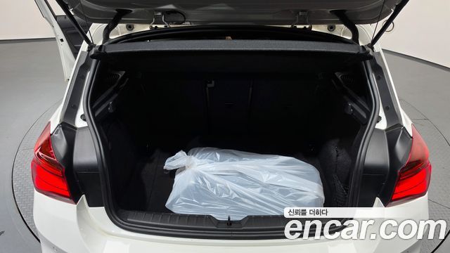 BMW 1 Series (F20) 118d M Sport Shadow 5 Door 2018 — фото 20