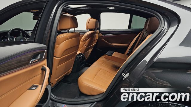 BMW 5 Series (G30) 530e M Sport 2020 — фото 16