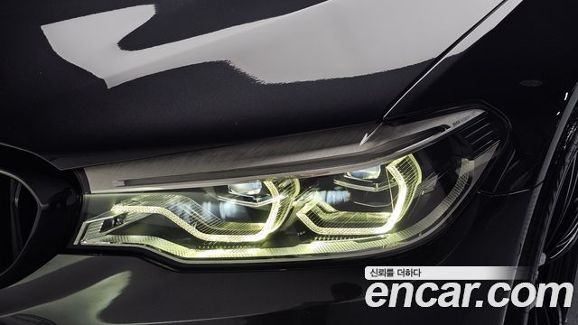 BMW 5 Series (G30) 530e M Sport 2020 — фото 28