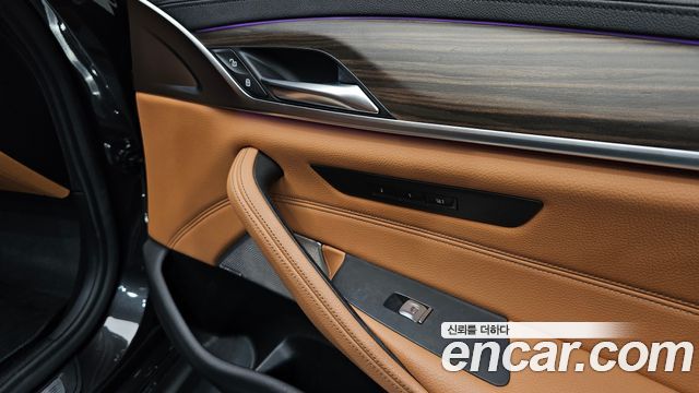 BMW 5 Series (G30) 530e M Sport 2020 — фото 42