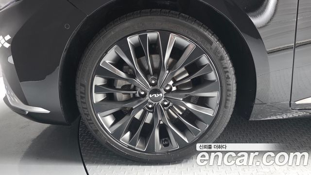 Kia K8 2.5 Gasoline 2WD Signature 2023 — фото 5
