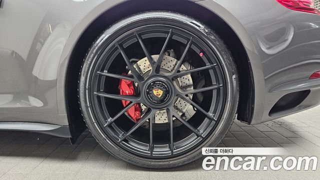 Porsche 911 Carrera 4 GTS Cabriolet 991 2018 — фото 21