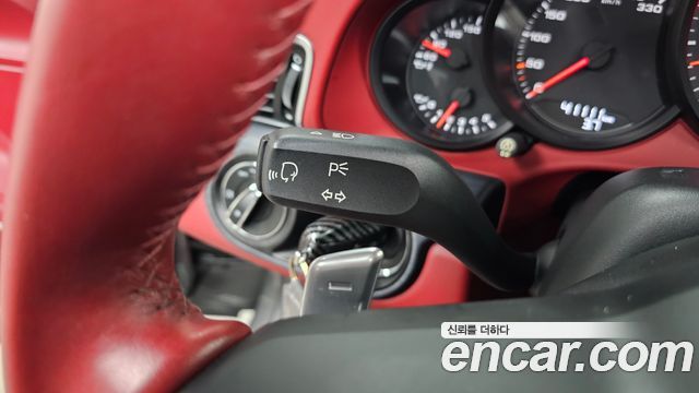Porsche 911 Carrera 4 GTS Cabriolet 991 2018 — фото 29