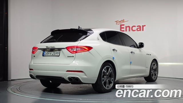 Maserati Levante 3.0 AWD GranSport 2018 — фото 2