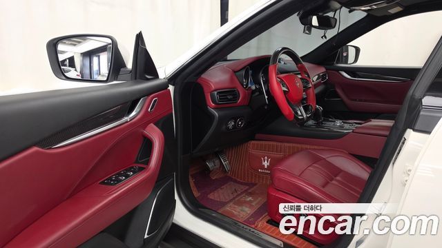 Maserati Levante 3.0 AWD GranSport 2018 — фото 10