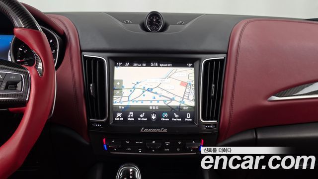 Maserati Levante 3.0 AWD GranSport 2018 — фото 14