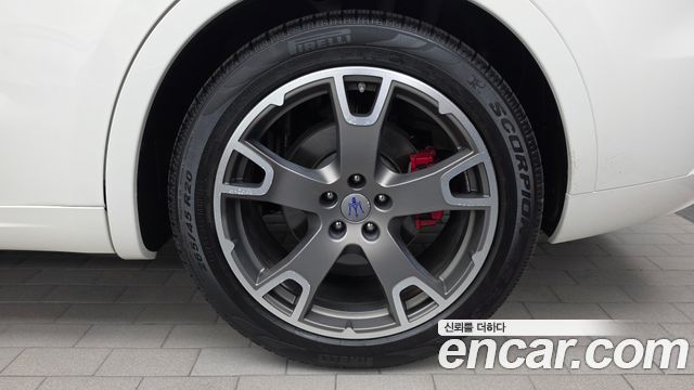 Maserati Levante 3.0 AWD GranSport 2018 — фото 21