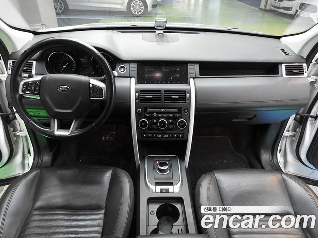 Land Rover Discovery Sport 2.0 TD4 HSE Luxury 2017 — фото 7