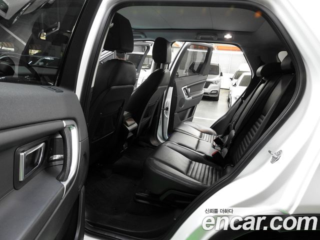 Land Rover Discovery Sport 2.0 TD4 HSE Luxury 2017 — фото 16