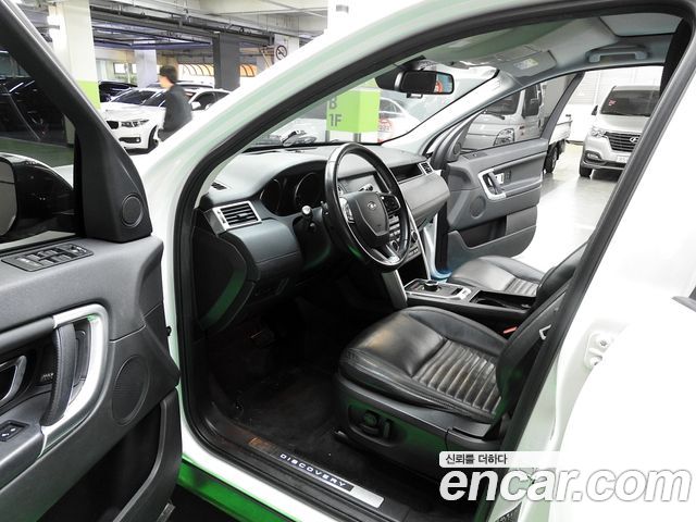 Land Rover Discovery Sport 2.0 TD4 HSE Luxury 2017 — фото 17