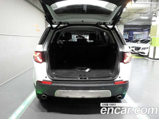 Land Rover Discovery Sport 2.0 TD4 HSE Luxury 2017 — фото 18