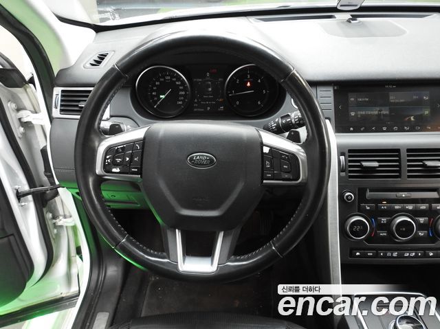 Land Rover Discovery Sport 2.0 TD4 HSE Luxury 2017 — фото 21