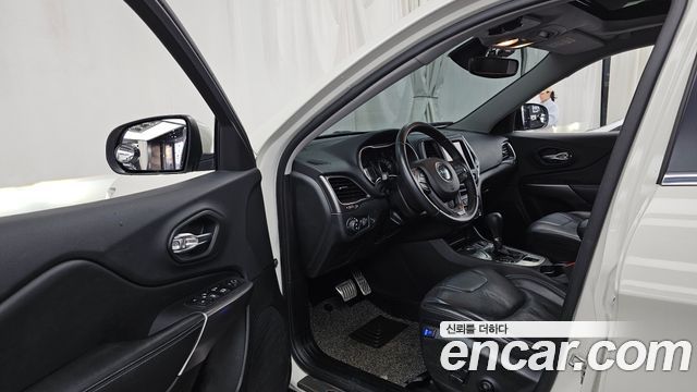 Jeep Cherokee (KL) 2.4 Longitude AWD 2019 — фото 10