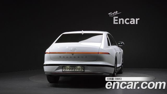 Hyundai Grandeur (GN7) 2,5 Gasoline 2WD Exclusive 2023 — фото 4