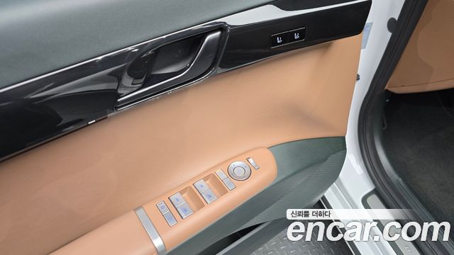 Hyundai Grandeur (GN7) 2,5 Gasoline 2WD Exclusive 2023 — фото 15
