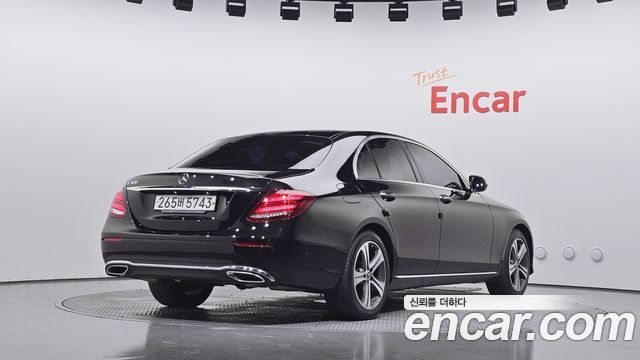 Mercedes-Benz E-Class (W213) E300 Avantgarde 2019 — фото 2