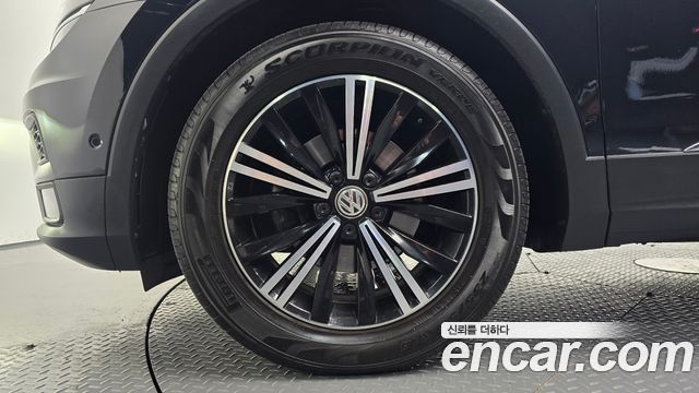 Volkswagen Tiguan (II) 2.0 TDI Prestige 2018 — фото 5