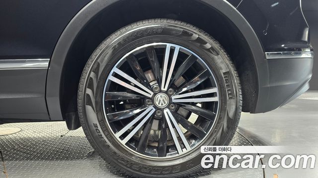 Volkswagen Tiguan (II) 2.0 TDI Prestige 2018 — фото 21